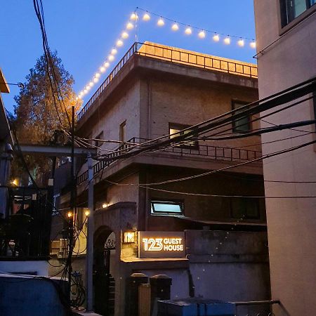 Space Guesthouse Сеул Экстерьер фото