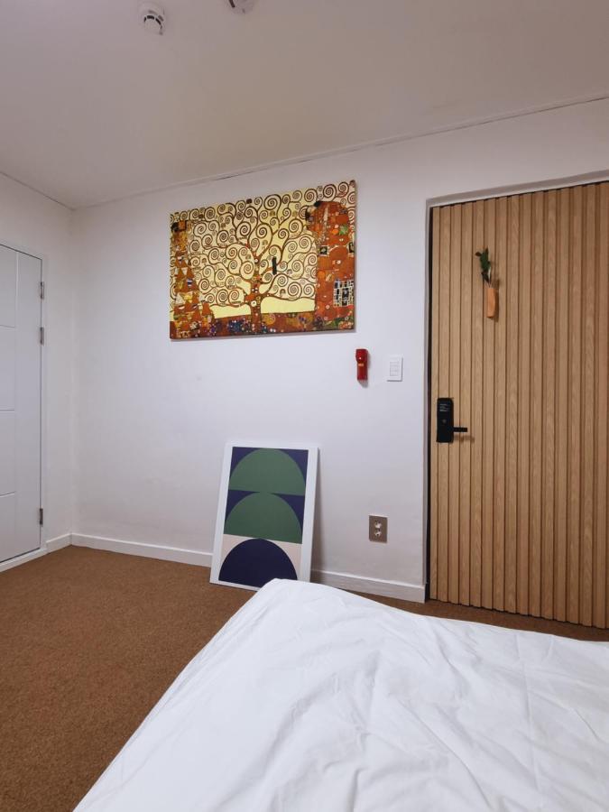 Space Guesthouse Сеул Экстерьер фото